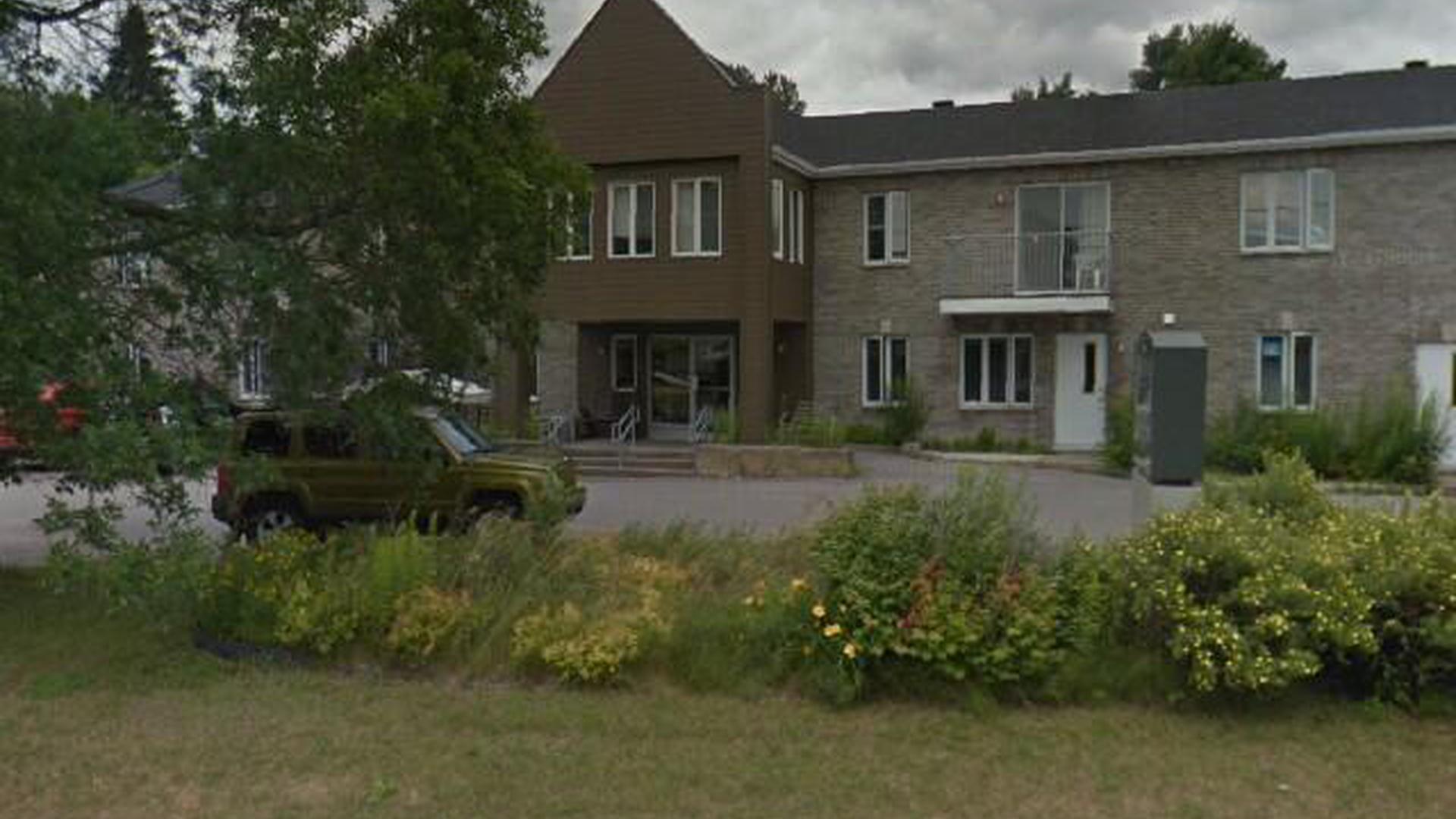 Résidence Le Laurentien to NotreDamedesLaurentides, Québec Bonjour