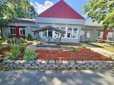 La Villa des Sages, Saint-Just-de-Bretenières