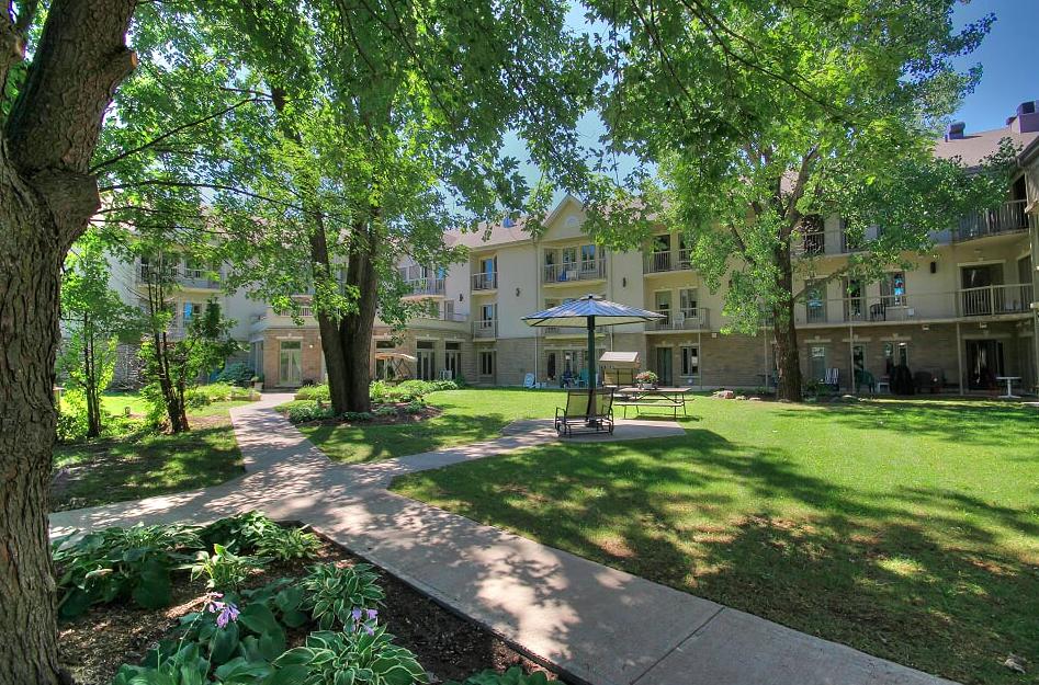 Villas d'Aujourd'hui à SaintBasileleGrand