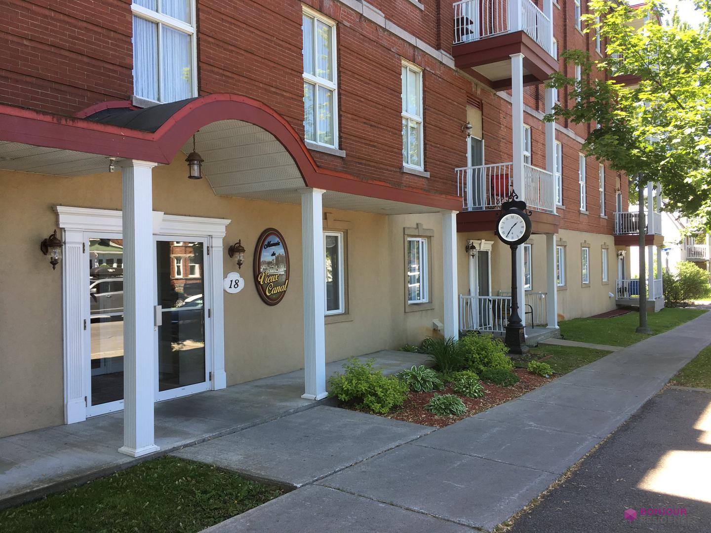 Manoir du Vieux Canal Résidence à SalaberrydeValleyfield