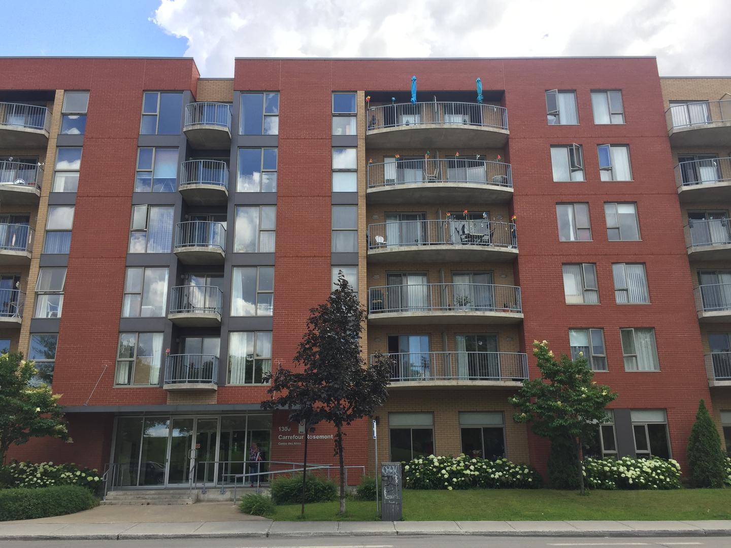 Carrefour Rosemont à Rosemont La PetitePatrie, Montréal