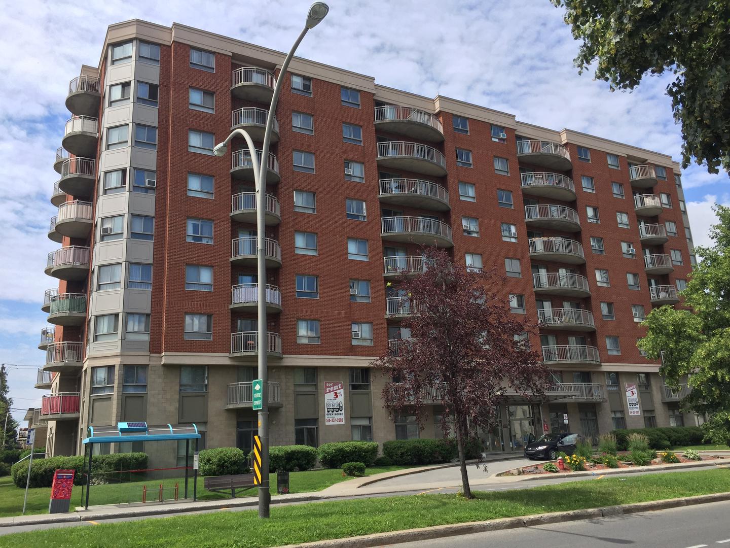 Résidence AlexisNihon to SaintLaurent, Montréal