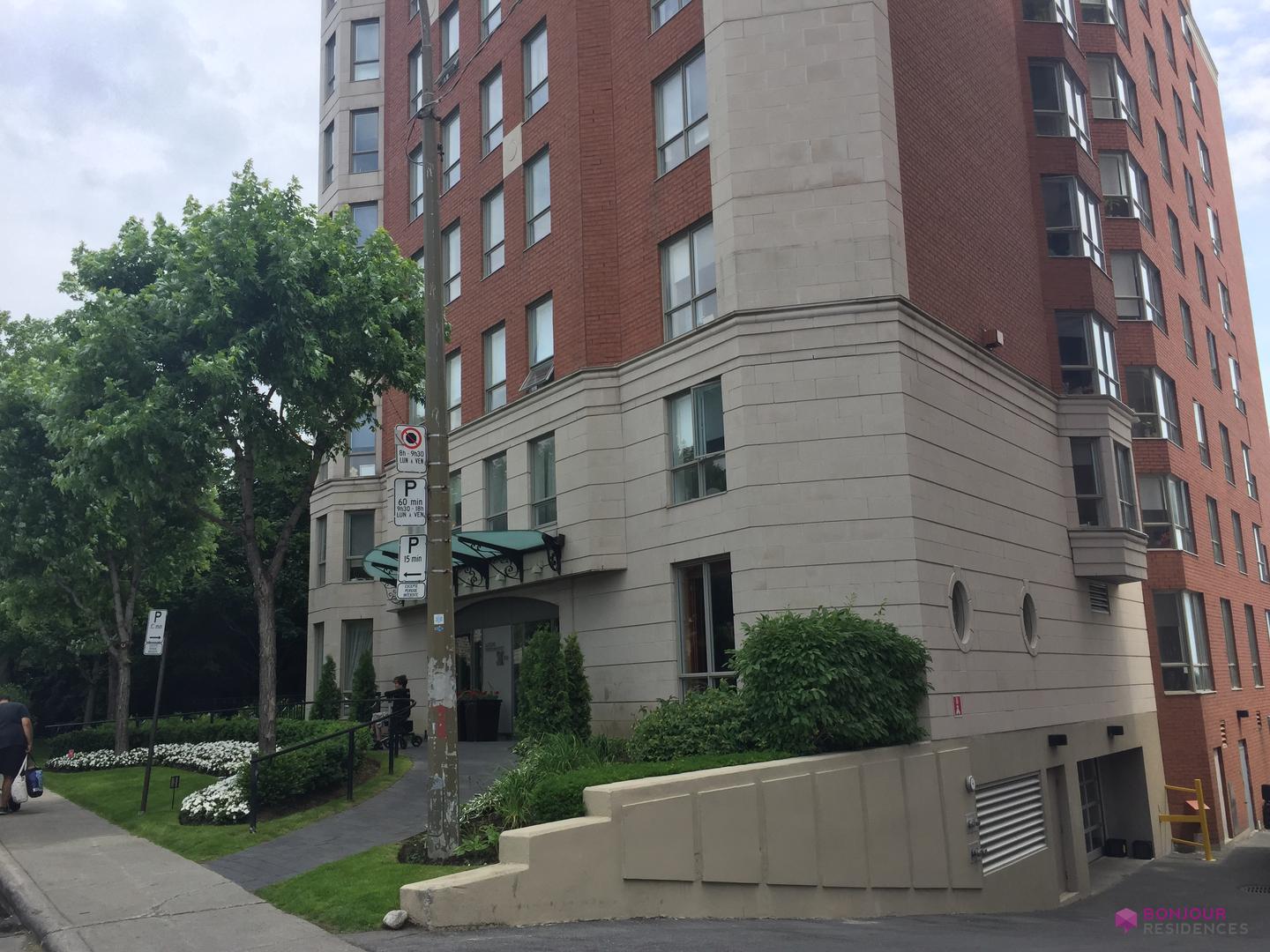 Westmount One Retirement home in Montréal
